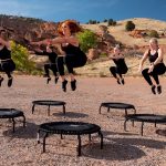 Jumping – cvičenie, ktoré spaľuje množstvo kalórií a stačí vám na to trampolína!